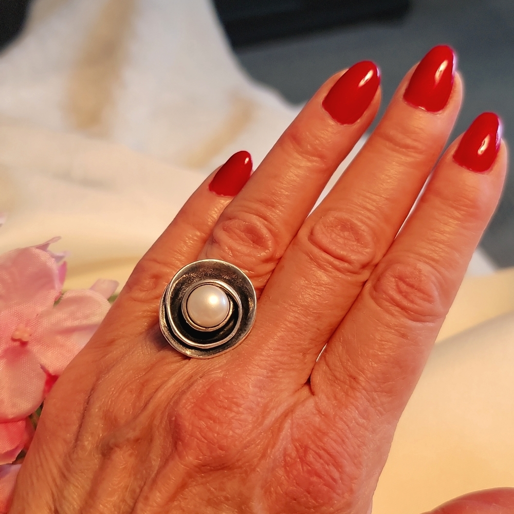 Silpada Lilly Pearl Ring Sterling Silver Freshwater  Pearl Ring. Size  6 …